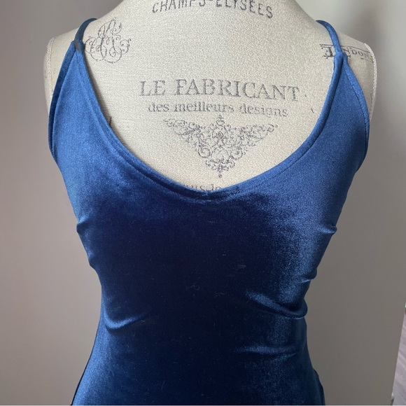 Midnight blue velvet formal dress gown with strappy back and high slit - Picture 8 of 16